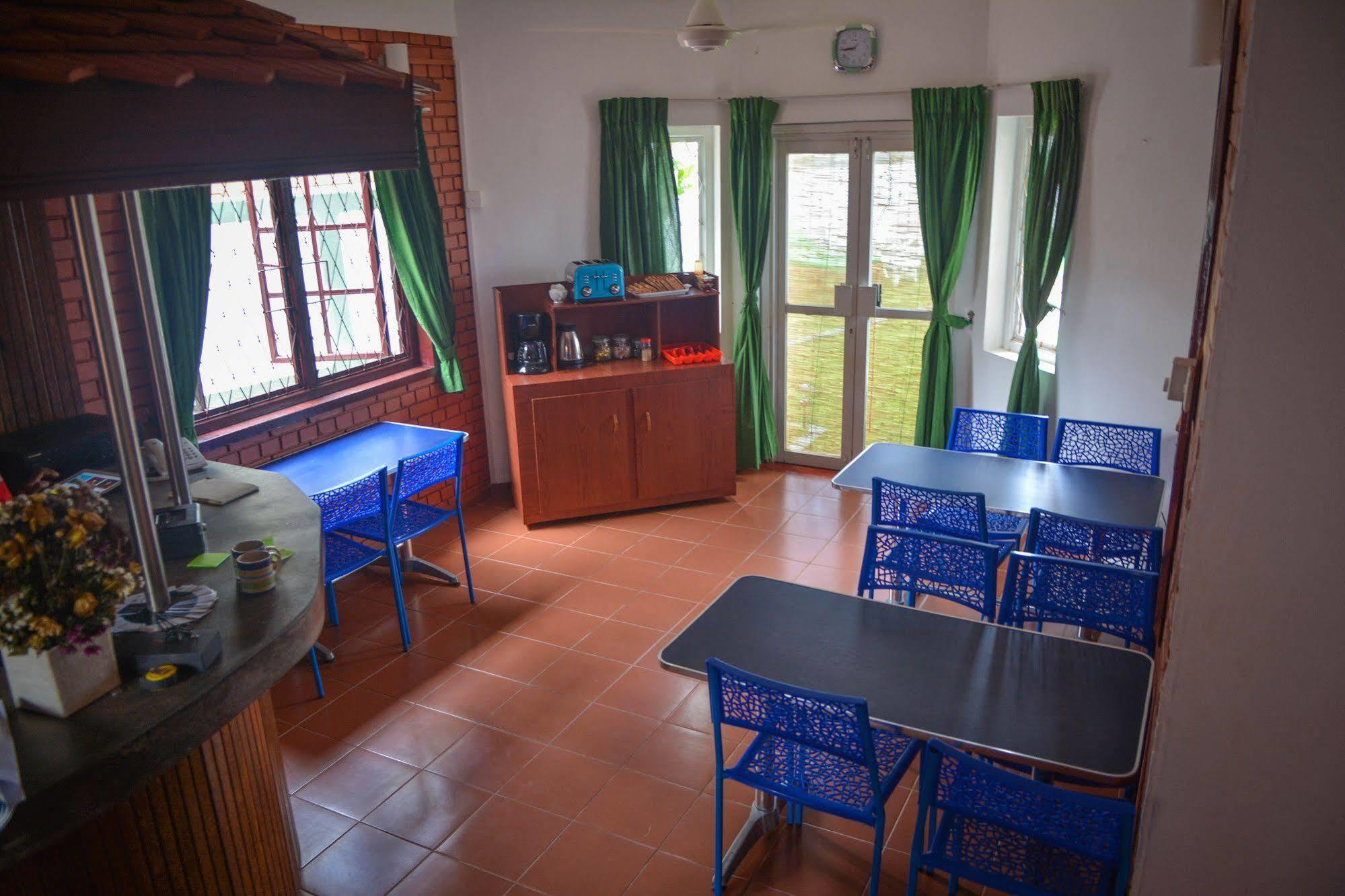 Explore Hostels Negombo Kochchikade Exteriér fotografie