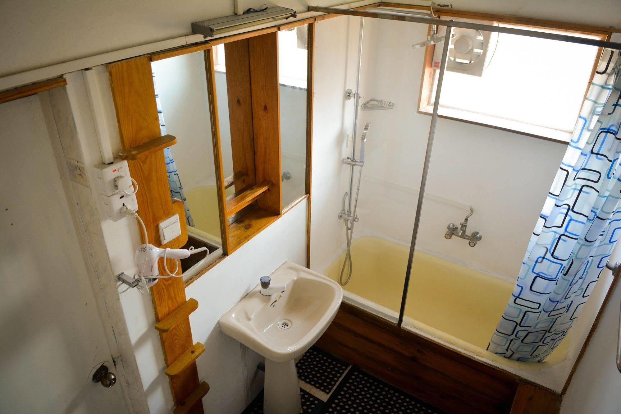 Explore Hostels Negombo Kochchikade Exteriér fotografie