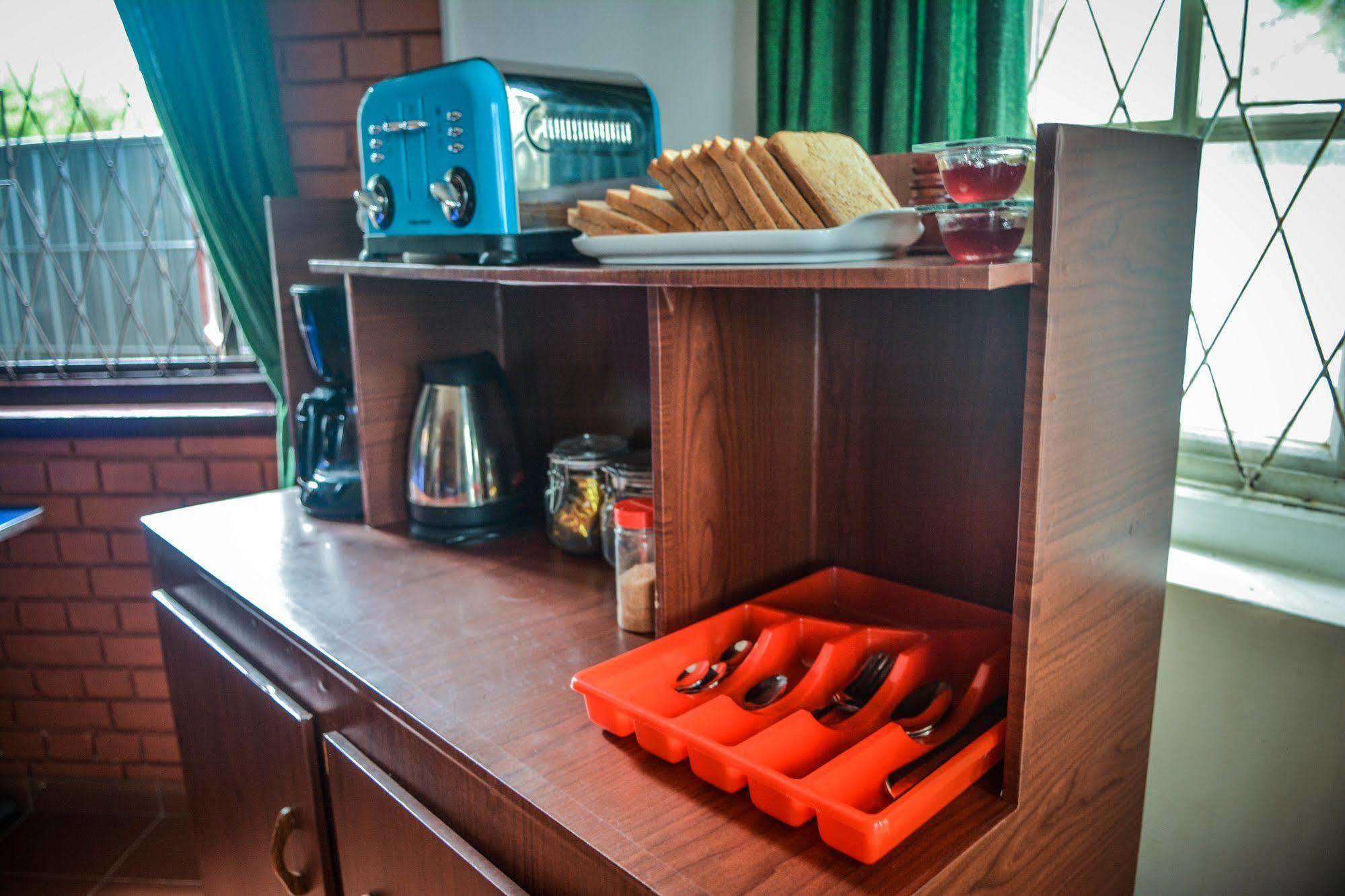 Explore Hostels Negombo Kochchikade Exteriér fotografie
