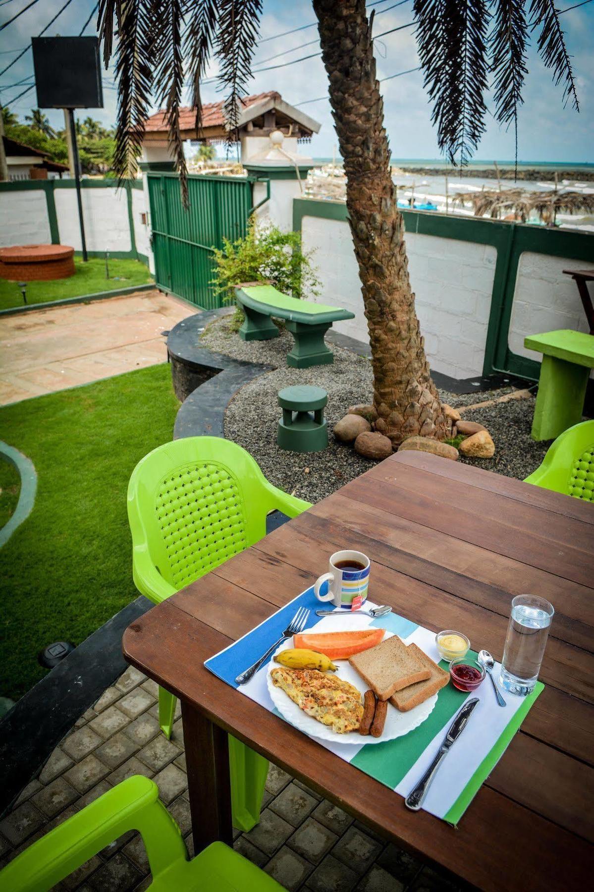 Explore Hostels Negombo Kochchikade Exteriér fotografie